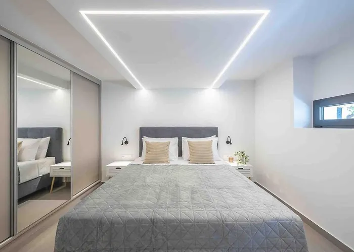 Stylish Loft In Athens