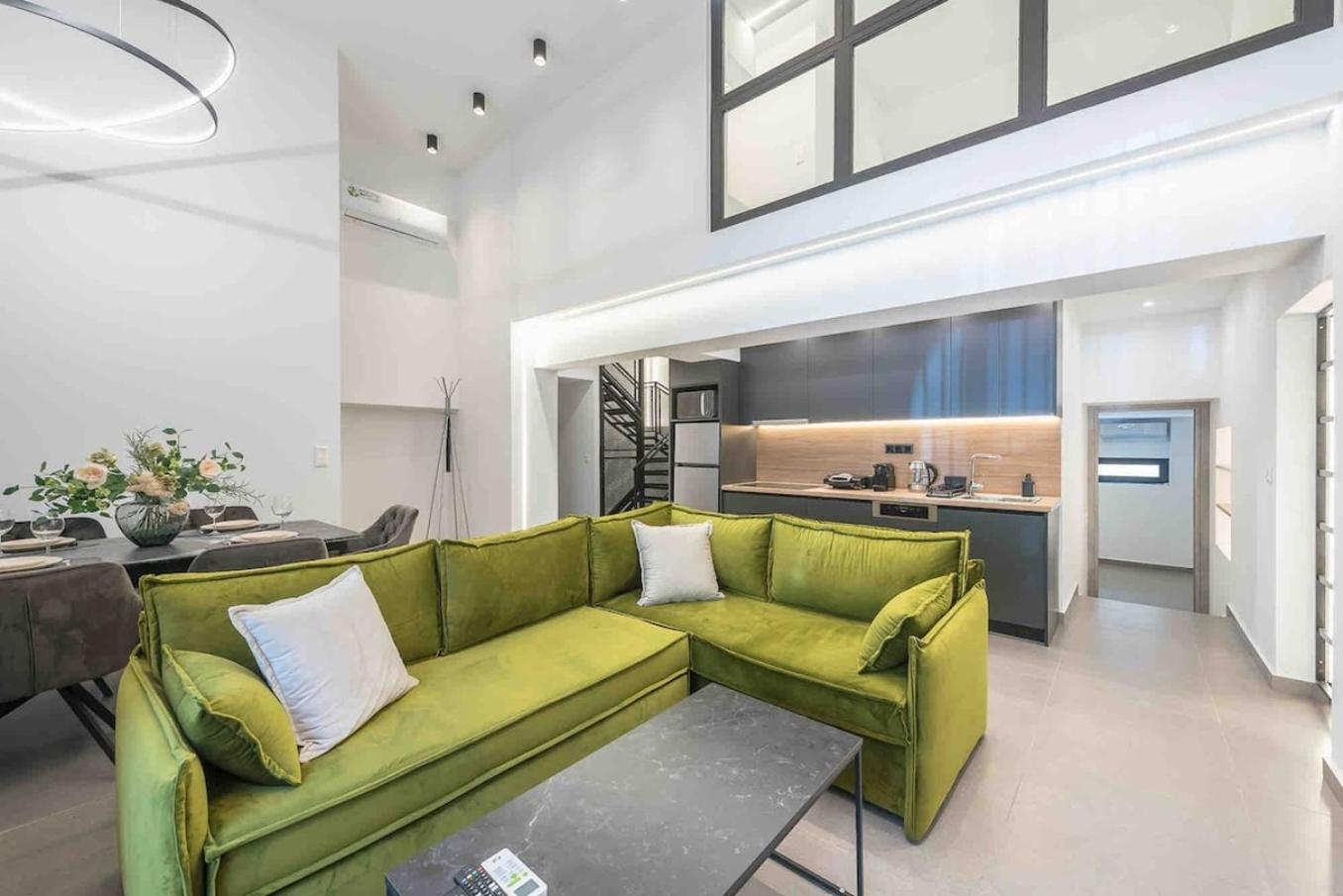 Stylish Loft In Apartment *