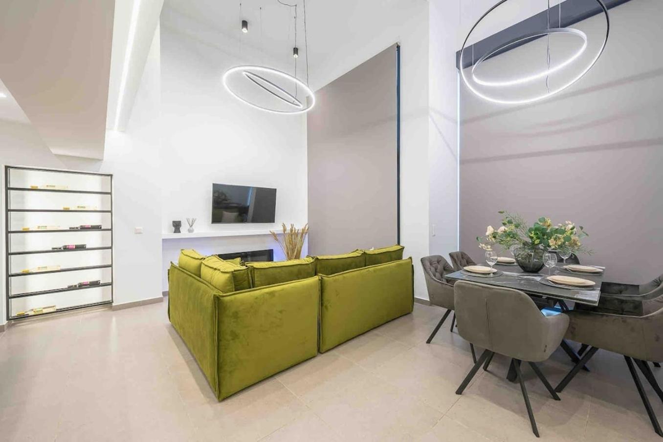 Апартаменты Stylish Loft In Афины